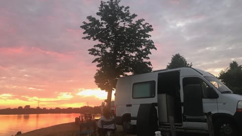 Off grid and off the gas Fiat Ducato L2H2