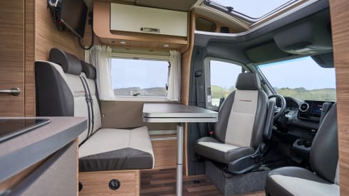 Pepper 4 Mercedes Benz – Super-luxury Mercedes Benz - Weinsberg Pepper, Automatic/Air Conditioning etc.