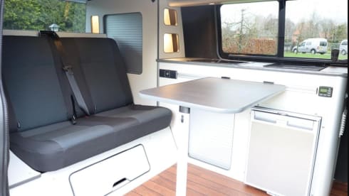 Volkswagen T5, NEW BUILT-IN AUTOMAT-150HP-