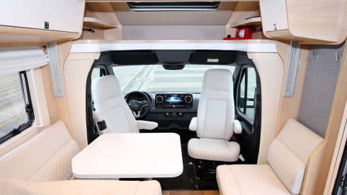 Glamper Camper – Hymer BMCT 680 5 persons!