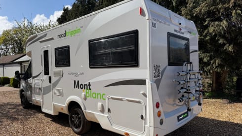Mont Blanc – 2024 Manual 6 Berth Auto-Roller 747
