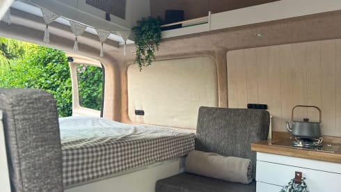 Frits – 2-seater Volkswagen campervan from 2009