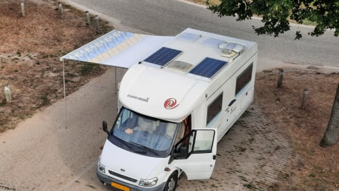 Floortje – Luxury self-sufficient semi-integrated (compact and very complete)
