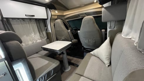 Ons huisje op wielen – 5p Benimar semi-integrated from 2019