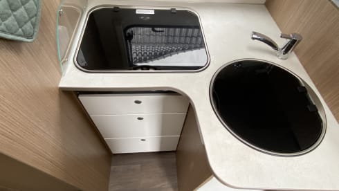 4P Luxury Carado Camper fully equipped
