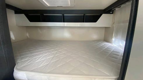 Britney  – Luxury 6 berth Roller Team automatic