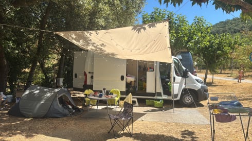 Pluk – 2p Peugeot campervan uit 2014