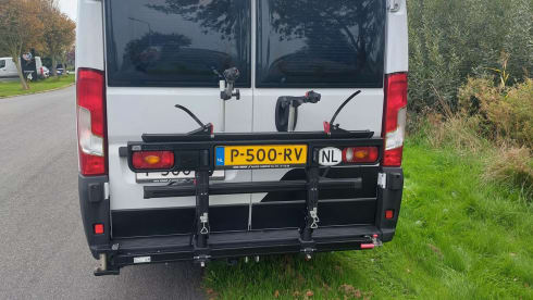 Camp Adventure –  Adria Twin mit zwei Einzelbetten und komplett ausgestattet