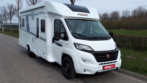 4p Pilote P 746 sensation Semi-Integral from 2020