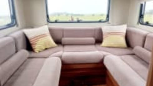 Rolly – 6 berth Roller Team alcove from 2015