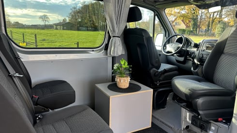 Bertus – Mercedes Sprinter 519CDI 3.0 V6 (191 hp) Automatic Bus Camper – B driving license –