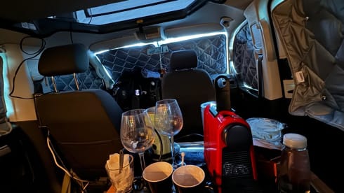 Bruintje – 4p Volkswagen campervan uit 2013