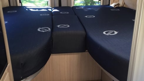 Black Beauty – 2p Citroën Pössl camper van from 2015