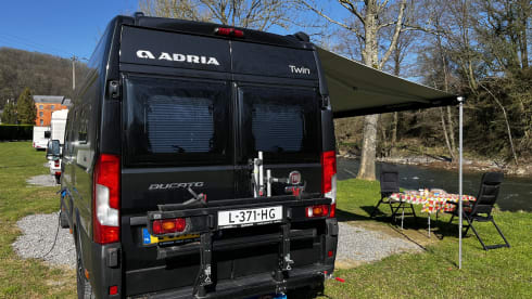 Fiat Adria 640 bus camper with large garage and fold-down bed 