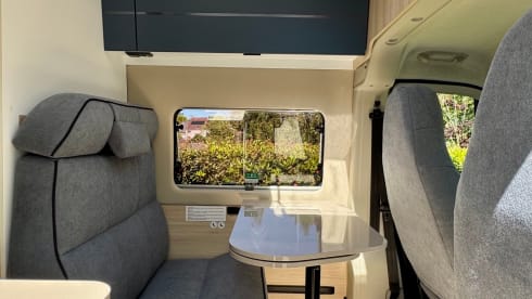 Autobus Challenger a 5 posti dal 2026