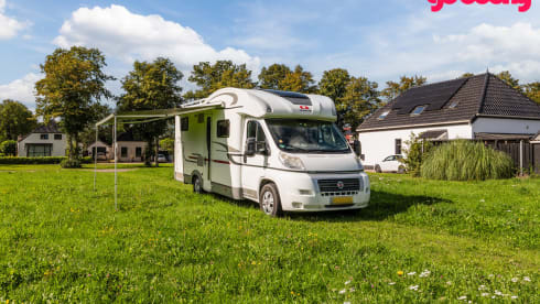 Kikker  – 5p Adria Mobil integrated uit 2011
