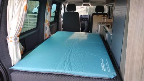 Lovely 4 Berth Campervan VW T5.1 - Adventure Awaits!
