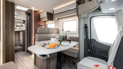 De Glamper – 5p Roller Team semi-integrated uit 2025