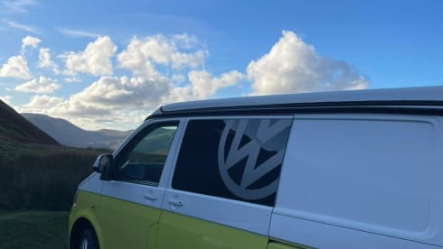 Daisy – 4 berth Volkswagen Camper Van (newly converted 2022)