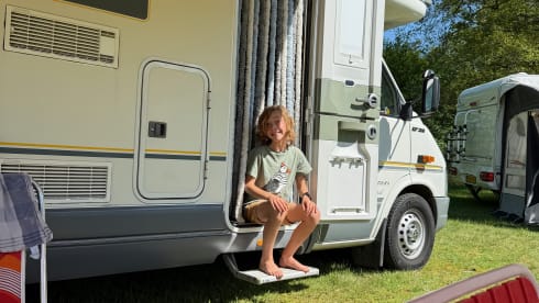 6p Volkswagen alcove from 2002