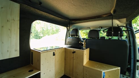 Unhiked – Camper Mercedes-Vito con cambio automatico