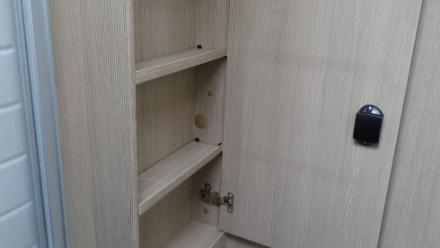 Moonlight – Wonderfully comfortable Bürstner semi-integrated motorhome