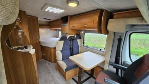 Camperverhuurvalencia.com – Nice camper for rent in Valencia