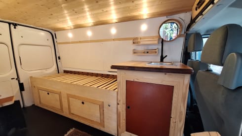 Freddie – Avonturieren met Freddie! 🐾 camperzelfbouwpaleisje met 200cm bed. 