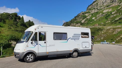 Foxy Adventure – 4p Hymer integrated from 2002 with many extras