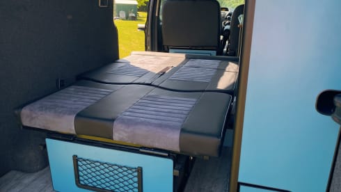 Xplorer – 4 berth Ford campervan from 2014
