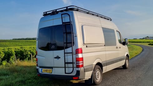 Hank the Van – Luxury off-grid Mercedes Sprinter