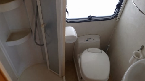 SEA P200 – Très belle Fiat 3 places semi-intégrée de 2009