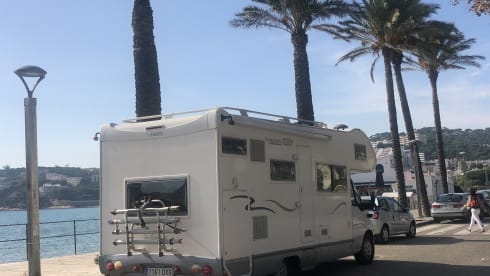 Ideal, beautiful, neat comfortable family Camper.