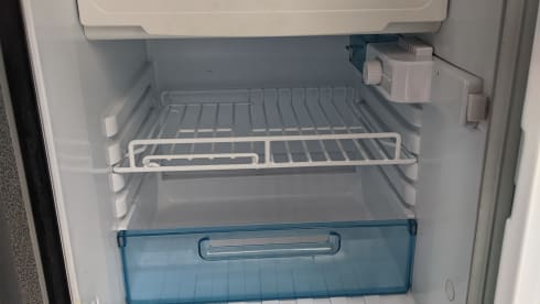 Hullablue – VW T5 camper, 4 berth, pop top, bike rack.