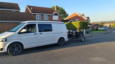 S88 – VW T5.1 Camper LANGE WHEEL BASE - Sitzplätze 5 Schlafplätze 4 (10 Schlafplätze inkl. Markise)