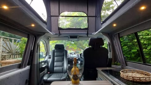 Great value cheapest on Goboony – Great looking Vw campervan 4 birth with awning 