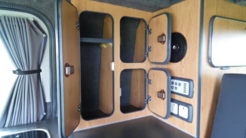 Dougal – 4 berth Mercedes-Benz Campervan from 2010
