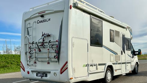 5 person Luxury camper with barbecue included 