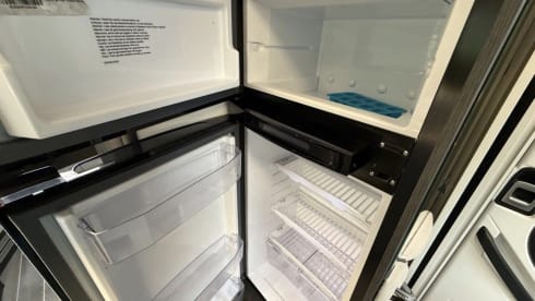 Charlie – High-Spec 5 berth Roller Team Motorhome - Free Wifi & Insurance - 2024