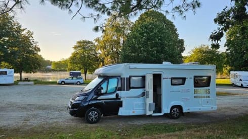 6 berth Peugeot semi-integrated from 2022