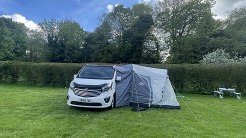 Lexi – 4 berth Vauxhall vivaro 