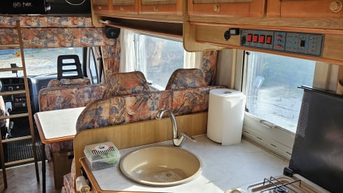 Claudio – Pegaso 622. 2500 turbo diesel 7 berths