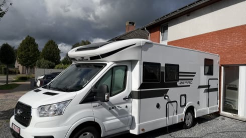 Roller Team Zefiro a 4 posti semi-integrato dal 2026, AUTOMATICO 165 CV