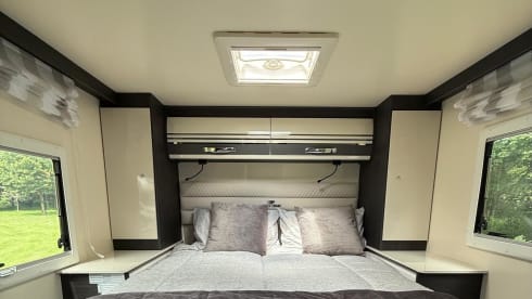 Safari – 4 berth Roller Team semi-integrated from 2025