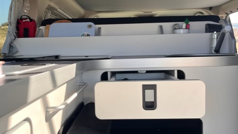 Dries – Ford Nugget plus 4p (push roof) ideal for road trip/free camping