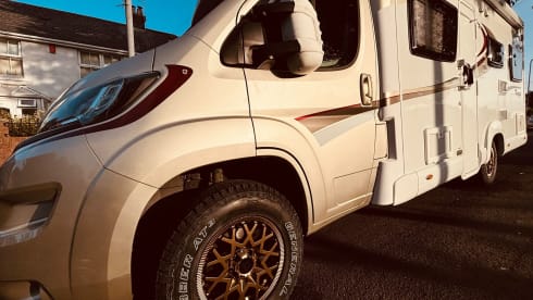 Cuben  – 6 berth Peugeot semi-integrated from 2017