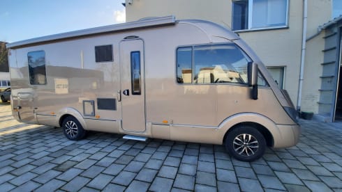 GIPA CAMPER – LUXE MOBILHOME INTEGRAAL BURSTNER met WIFI binnen EUROPA