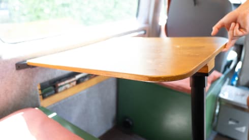 Olaf – 2-seater Volkswagen bus from 2005