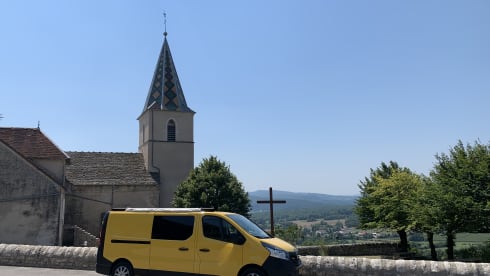 KIWI GOLD (6) – Renault Trafic Eco bus camper completely self-sufficient