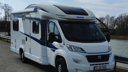 Rent a motorhome for 4 people cheaply, fully furnished